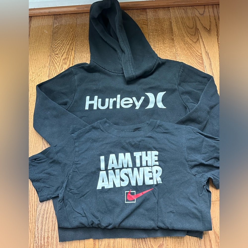 Bundle of a Hurley sweatshirt with a Nike tshirt - size M